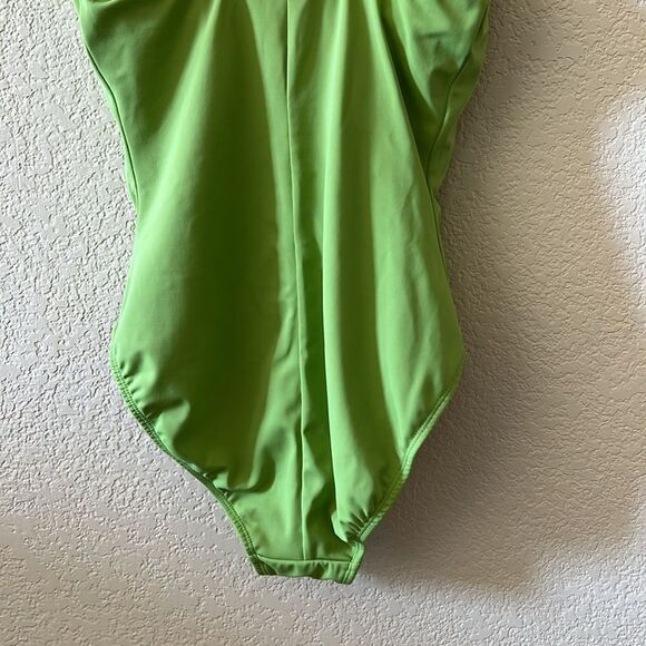 Vintage Newport News Green One Piece Swimsuit with Ruched Bust Size 4 - Picture 7 of 13